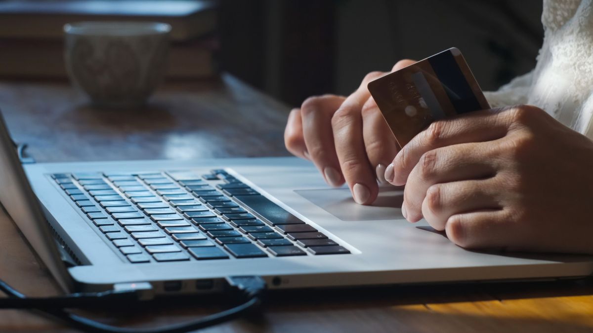 Az online csalások megszaporodására számítanak a szakértők a karácsony közeledtével