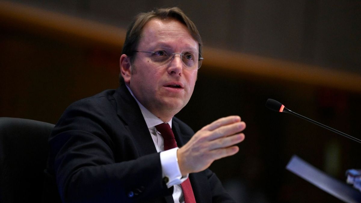 Várhelyi Olivér: Kijevnek a rendszerszintű korrupció visszaszorítására kell törekednie