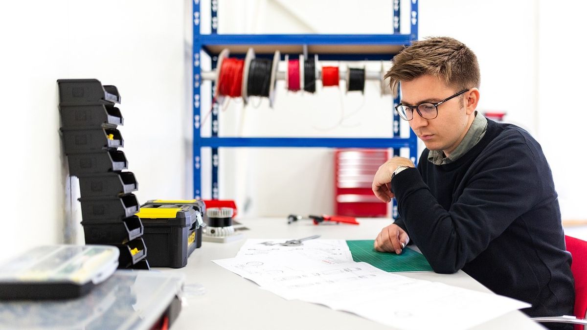 Az MNB-Biztonsági Zrt. pályázatot ír ki balatonakarattyai üdülőjébe KARBANTARTÁSI CSOPORTVEZETŐ munkakör betöltésére