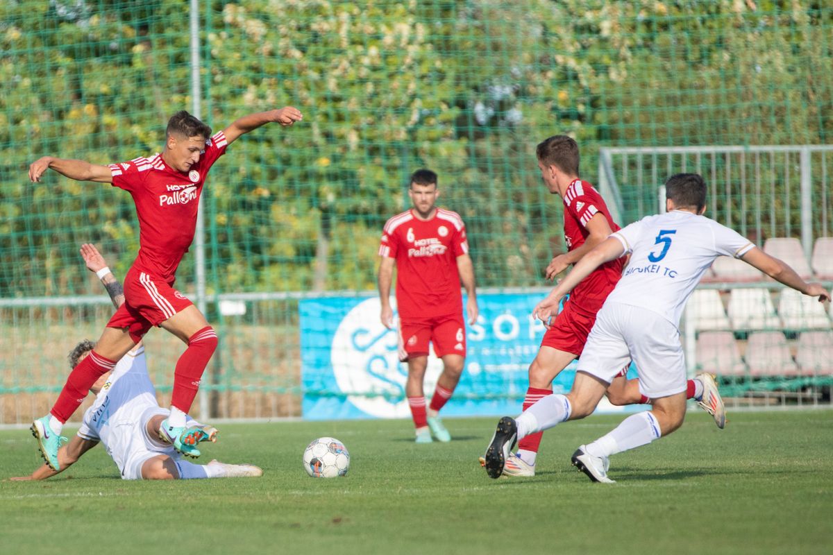 A Balatonfüredi FC izgalmas körülmények között gyűjtötte be a pontokat otthon a labdarúgó NB III-ban