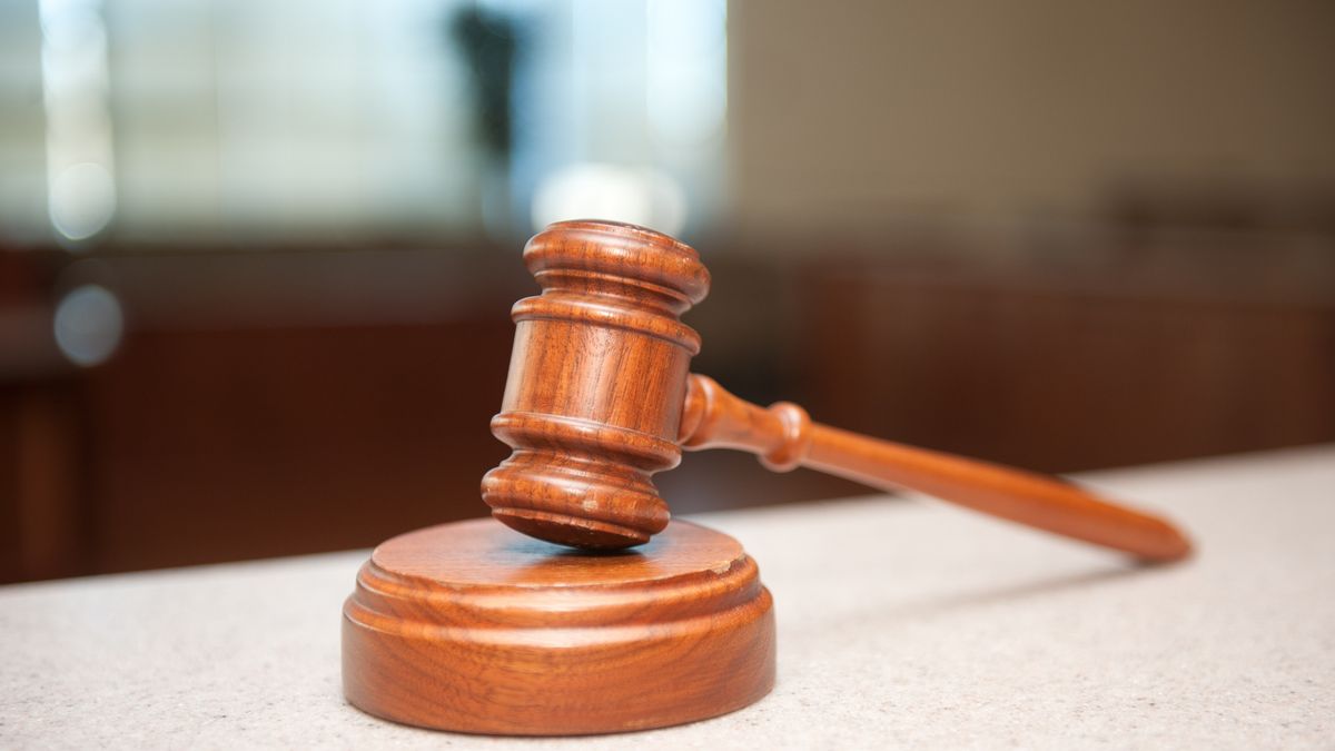 Köpködtek az áruházban, pofozkodtak a nyílt utcán - vádat emeltek a két nő ellen