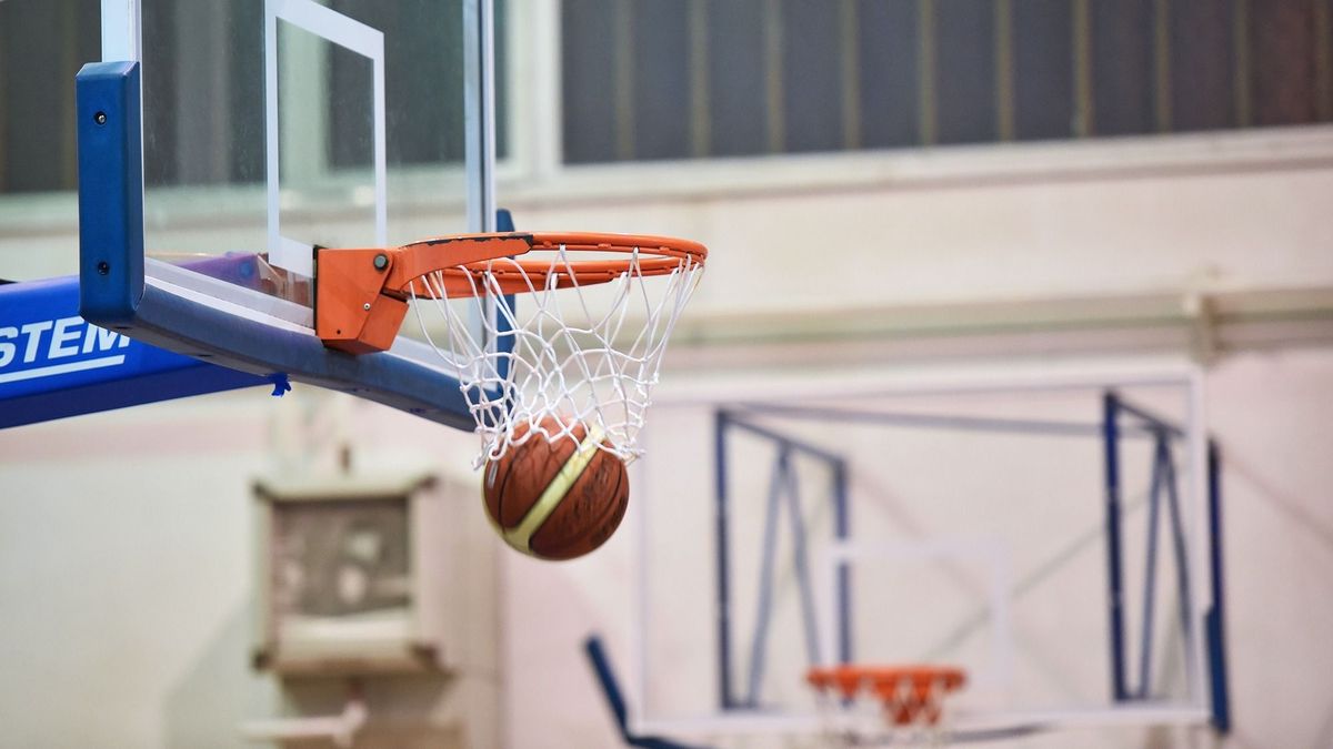 Nyögvenyelős győzelem