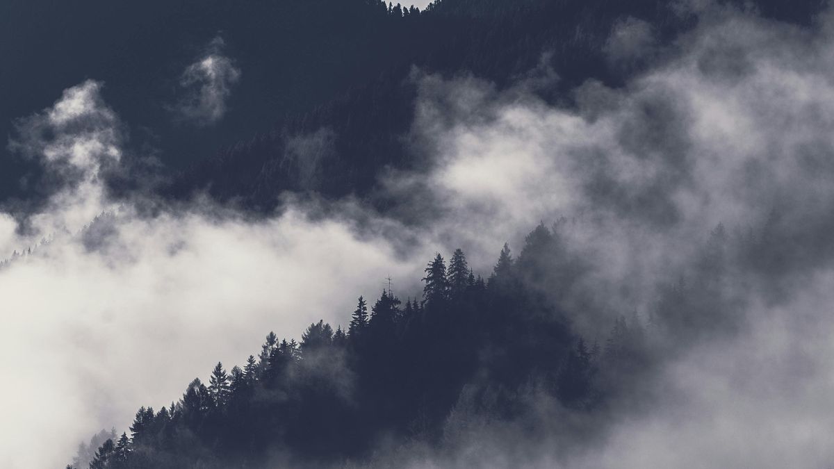 Marad a köd és a borús idő