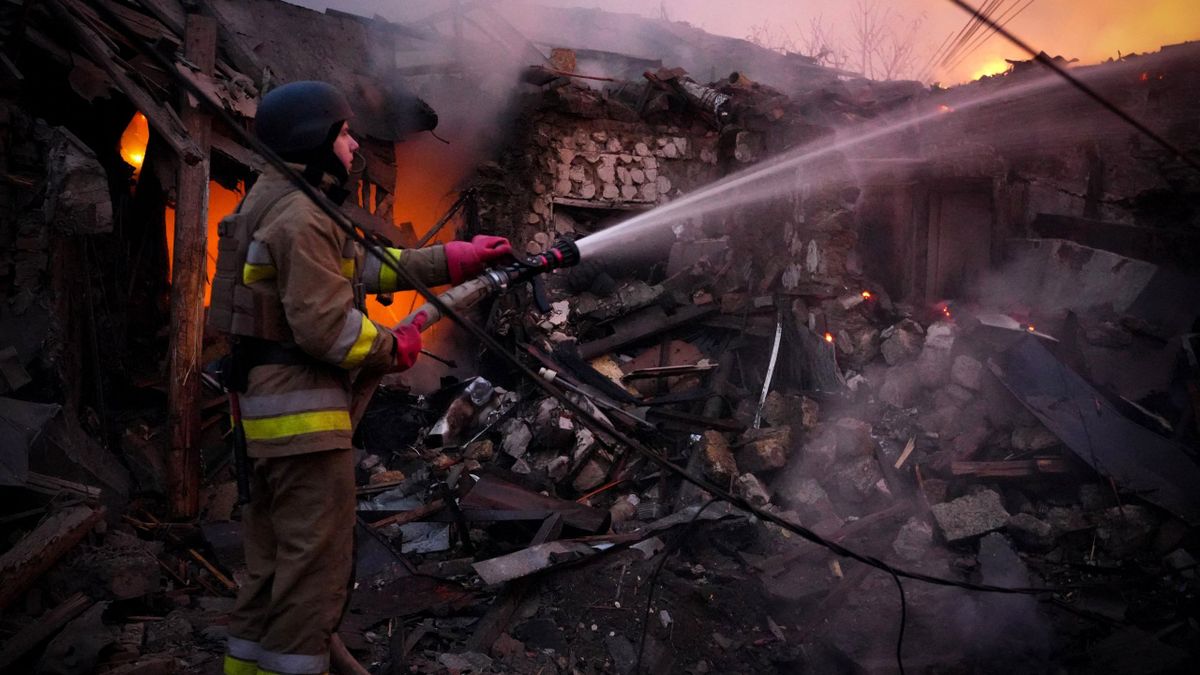Nagyszabású rakéta- és dróntámadás érte Ukrajnát – frissül