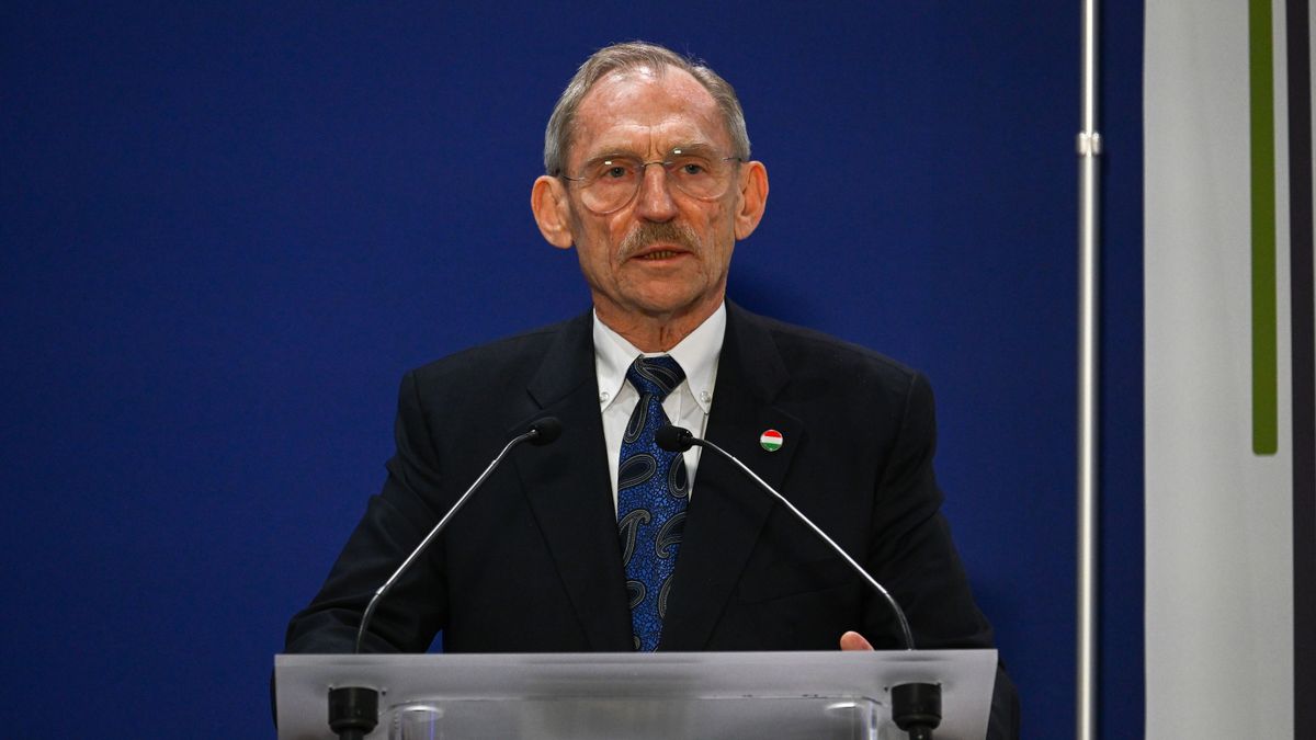 Pintér Sándor: az elmúlt két évben több mint kilencven intézkedés segítette az egészségügy jobbítását