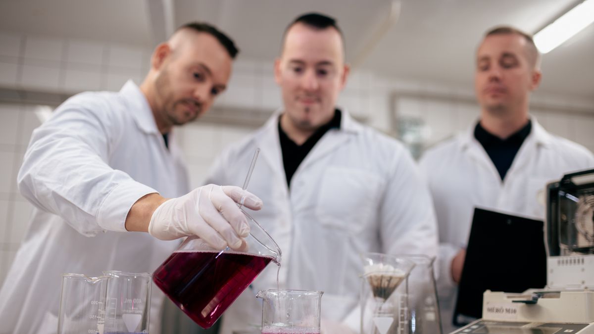 Anyatej mesterségesen