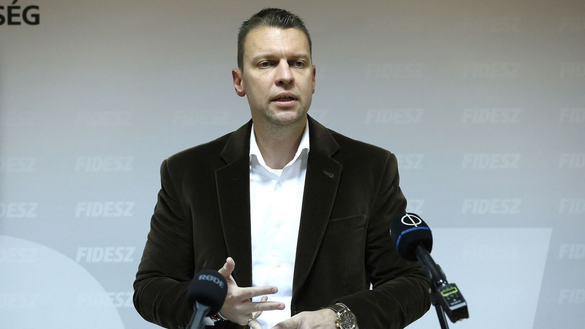 Menczer Tamás: a kelettel is és a nyugattal is együtt kell működni, mert ez a mi alapvető érdekünk (videó)