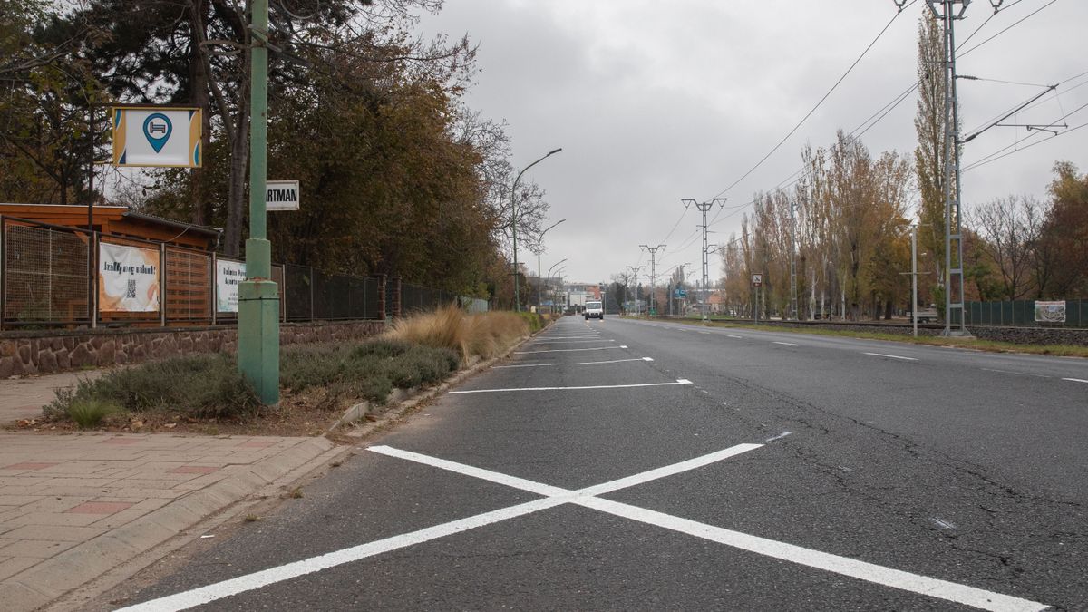 Balatonalmádi parkolóválság: Veszélyes újítás a 71-es főúton? (képgaléria)