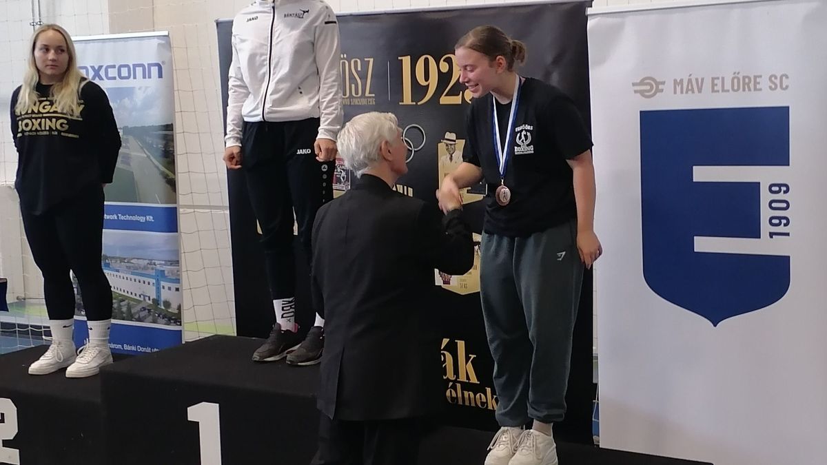 Ökölvívás: csattantak a pofonok, repültek a fogvédők