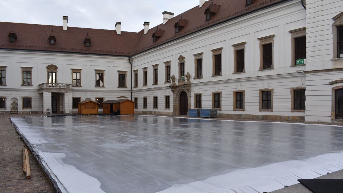 Már készül a pápai jégpálya