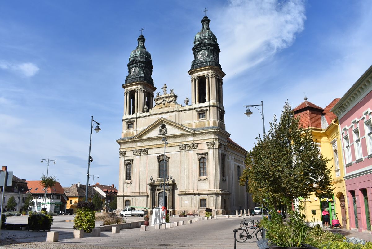 Folytatódik a pápai nagytemplom felújítása