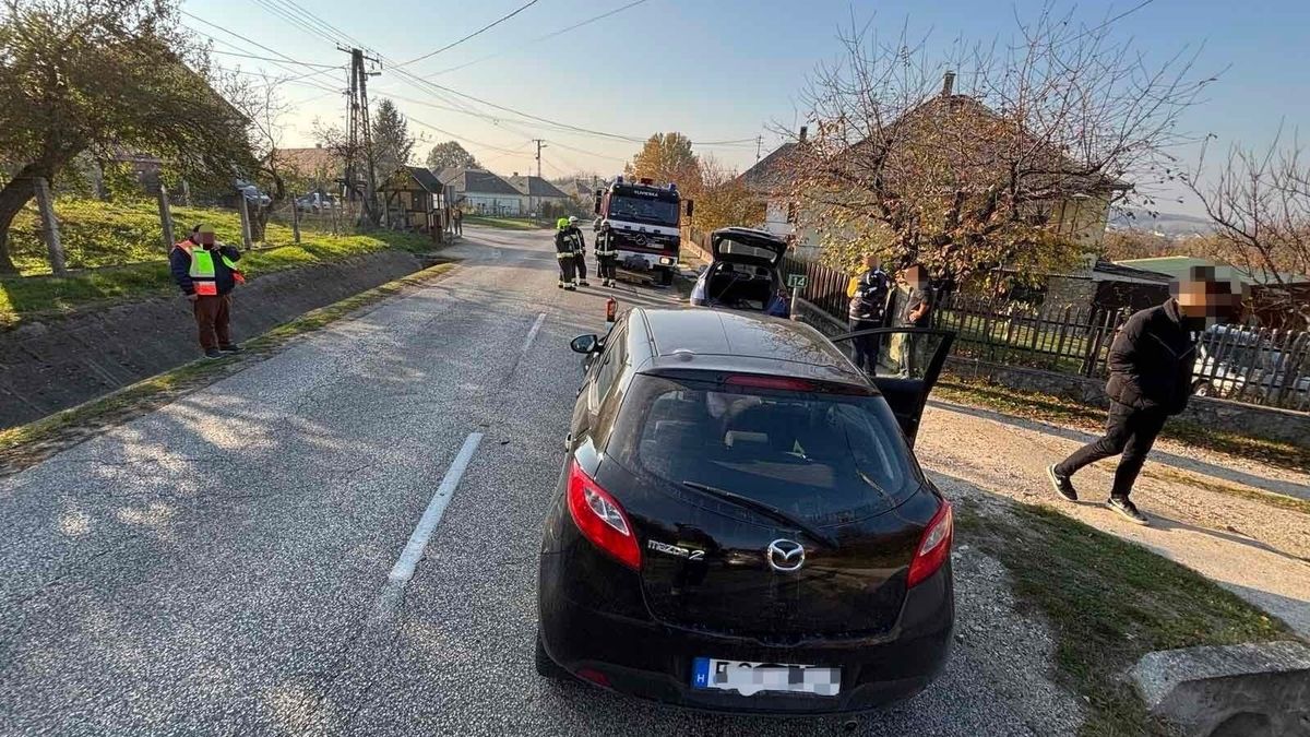 Két személygépkocsi ütközött össze a Bakonyban