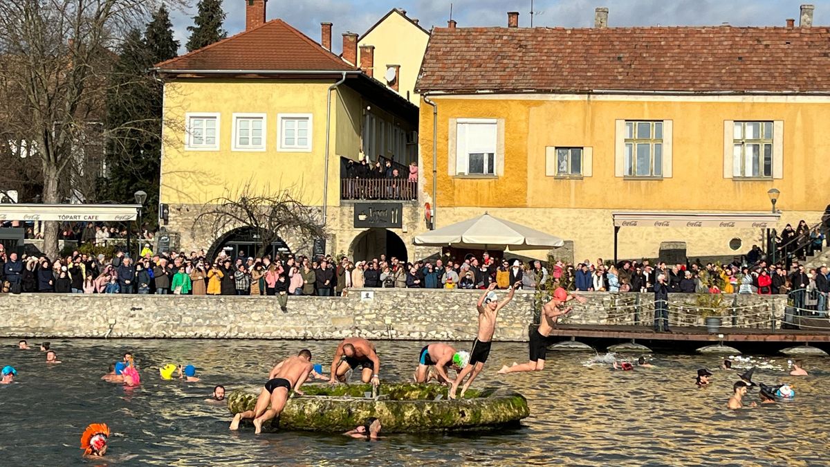 Szilveszter: fürdés nélkül már elképzelhetetlen