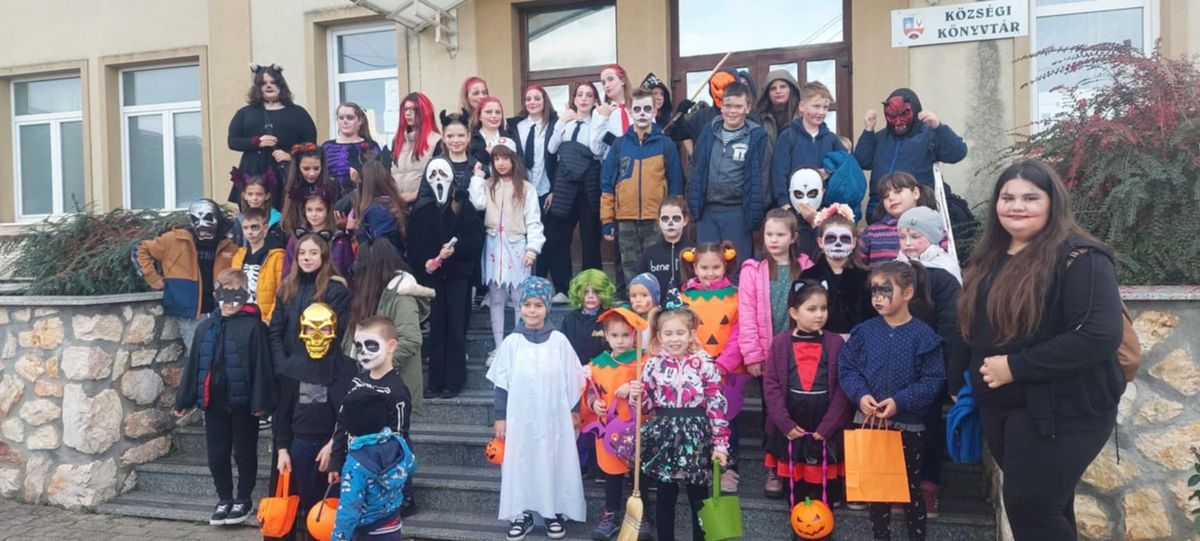 Az ugodi Halloween keretében sokan öltöttek jelmezt. 