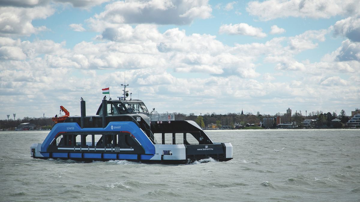 Hétköznapokon már csak óránként jár a balatoni komp