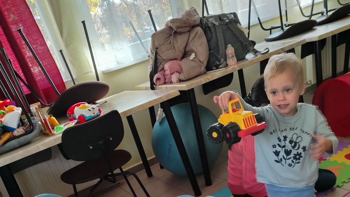 Amíg a gyerek szórakozik, anyuka kikapcsolódik a babakluban