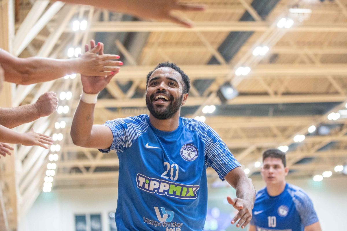 A veszprémi futsal együttes magabiztos sikert aratott az NB I-es pontvadászat alapszakaszának 14. fordulójában. A bakonyiak a Rubeola FC-t fektették két vállra idegenben.