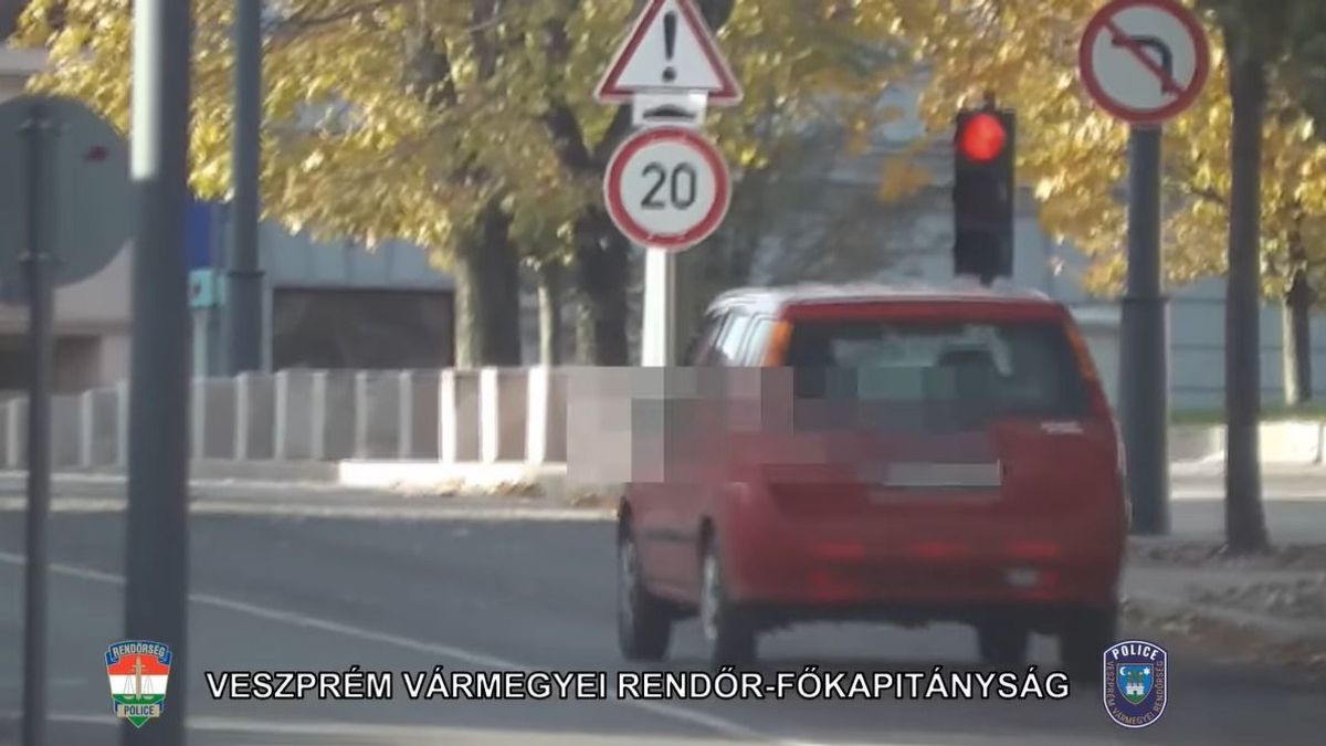 Közlekedési lámpa fényjelzésének betartását ellenőrizték + videó!