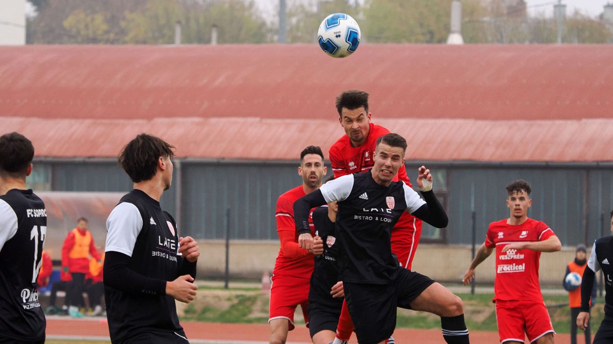 Négy gól és döntetlen a veszprémi stadionban (fotókkal)