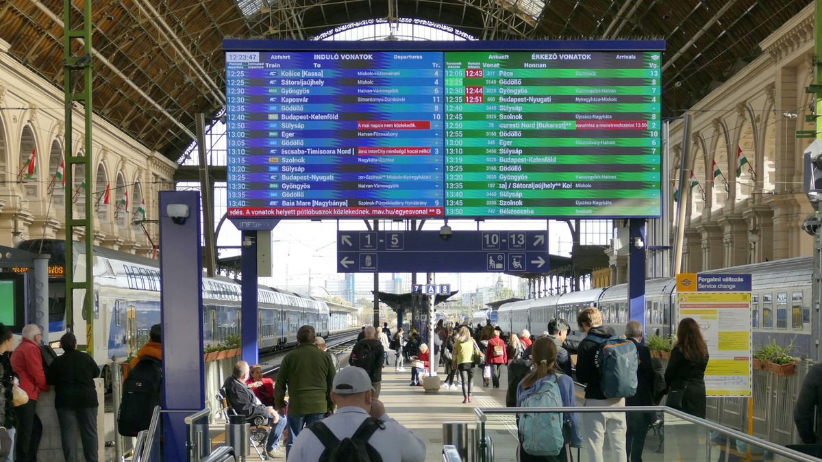 Vasútvonalakat és a HÉV-et is felújítaná a kormány, cél a késések csökkentése