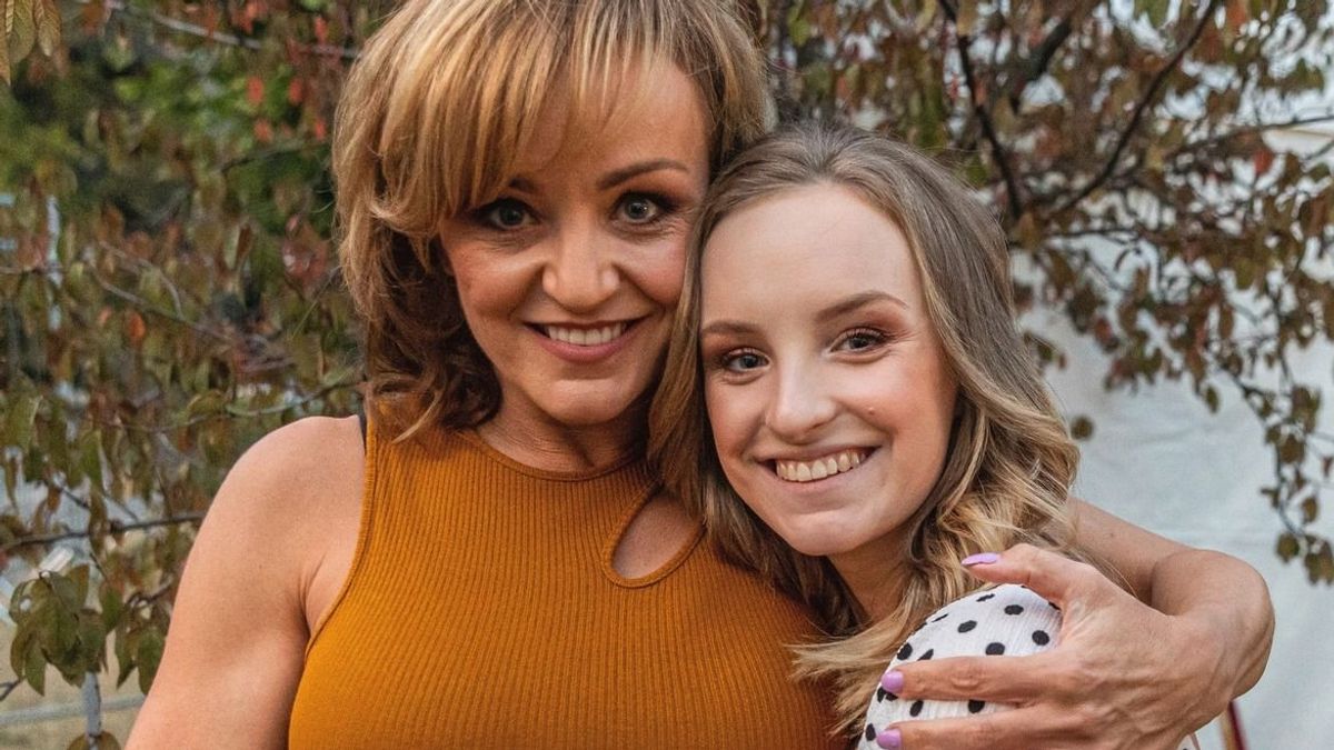 Hoppá! Veszettül jóképű híresség Szandi lányának új szerelme