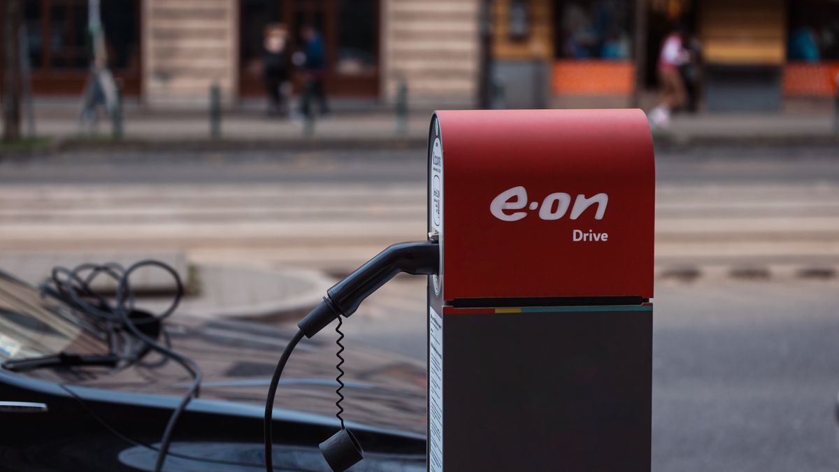 Elrajtolt a 28 milliárd forintos pályázat a vidéki elektromos töltőhálózat bővítésére