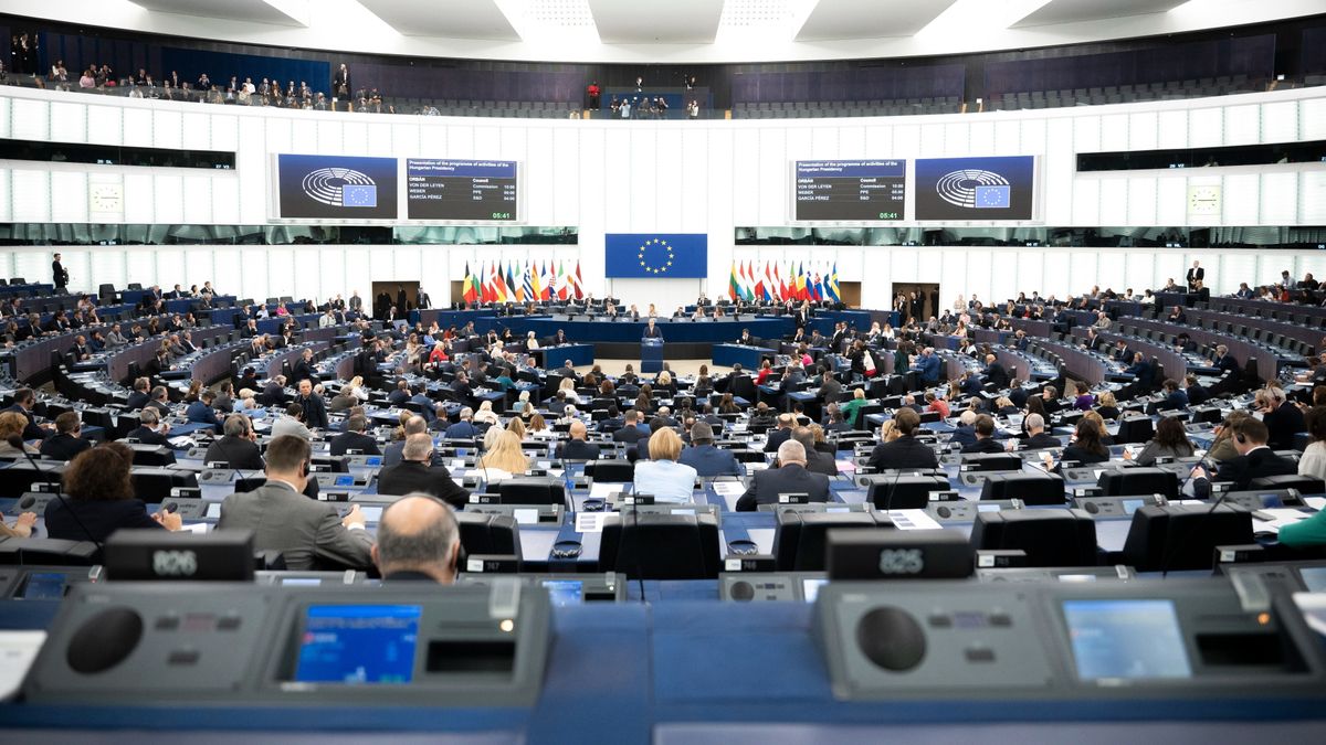 Kizárólag a nemzeti szuverenitást tiszteletben tartó biztosjelölteket támogatjuk