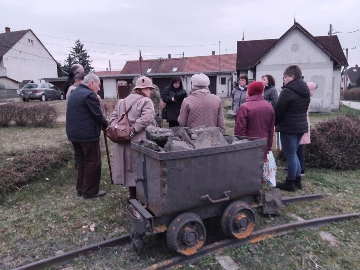 A badacsonytördemiciek nem feledik az egykor a települése élő bányászokat. A veszélyes munkát végző, életüket adó helyi bányászokra emlékeztek a napokban.