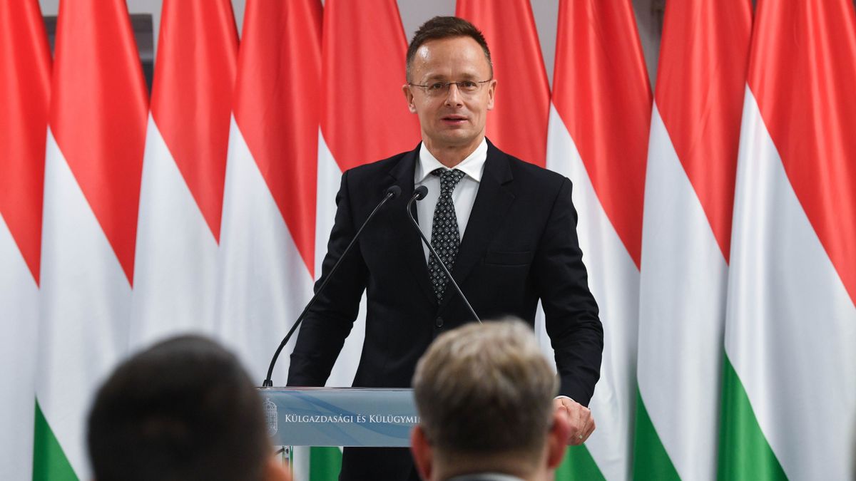 Szijjártó Péter: a magyar gazdaság a rendkívüli nehézségek ellenére is jól helytállt idén