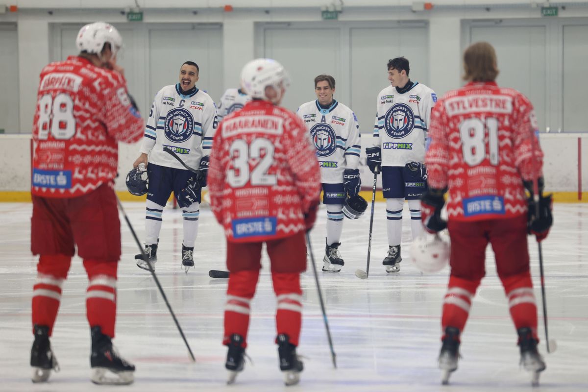 Ajka adott otthont az Erste Liga jégkorongbajnokság egyik mérkőzésének, a város jégcsarnokában a székesfehérváriak és a gyergyószentmiklósiak csaptak össze egymással.