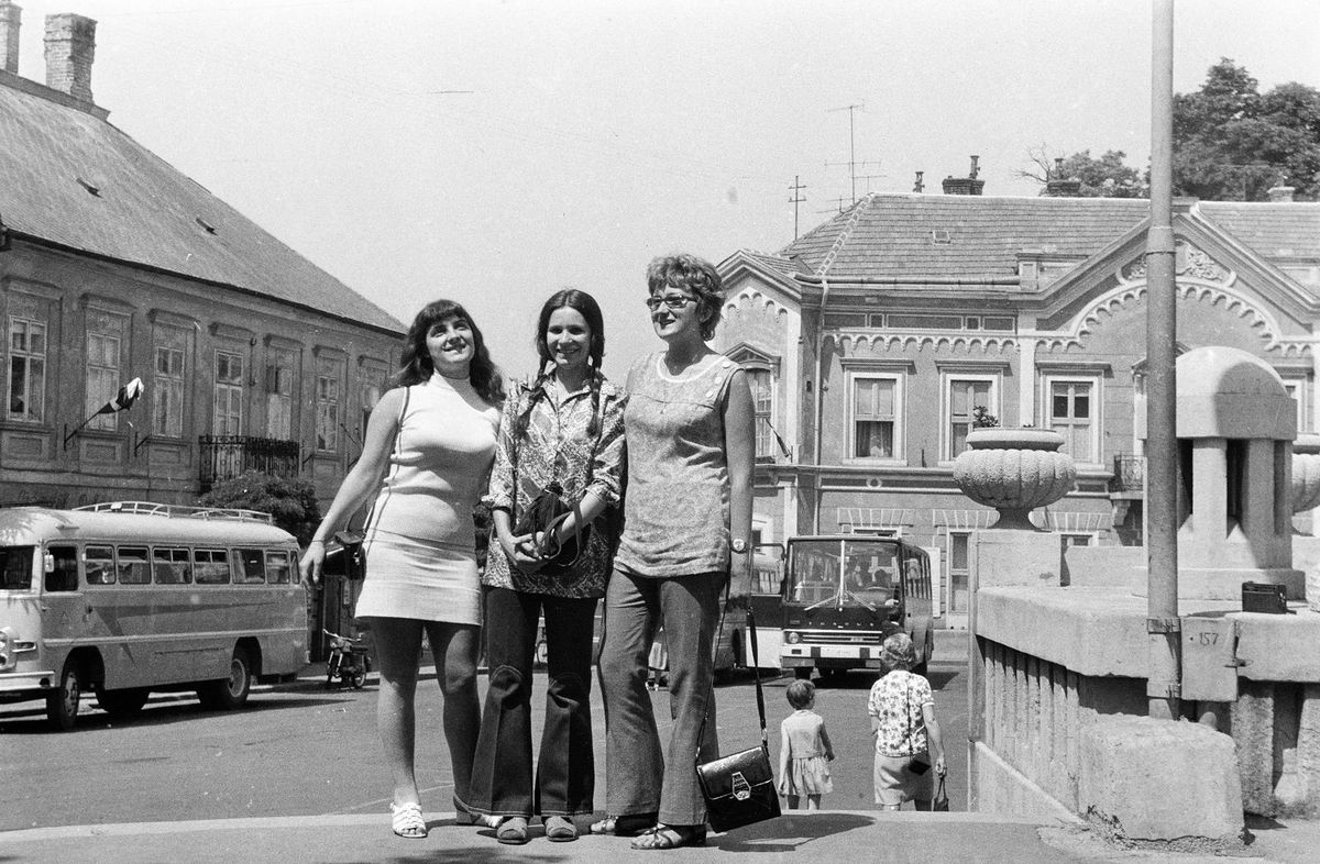 A fotóválogatás több mint 45 képben mutatja meg a '70-es évek Veszprémjét