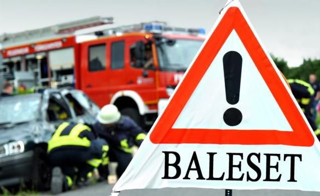 Árokba hajtott egy jármű Balatonfőkajárnál