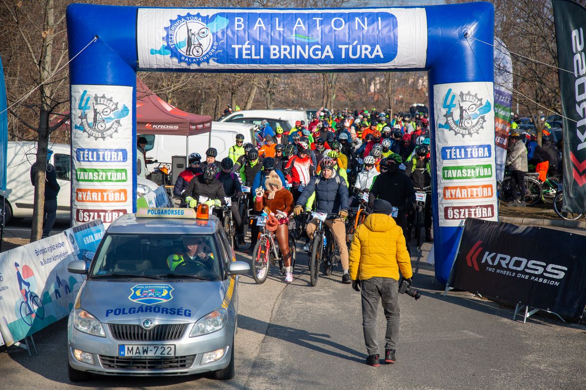 Idén is nagy érdeklődés volt a balatoni bringatúra téli rendezvénye iránt, mintegy 400-as vettek részt a balatonfüredi központú eseményen
