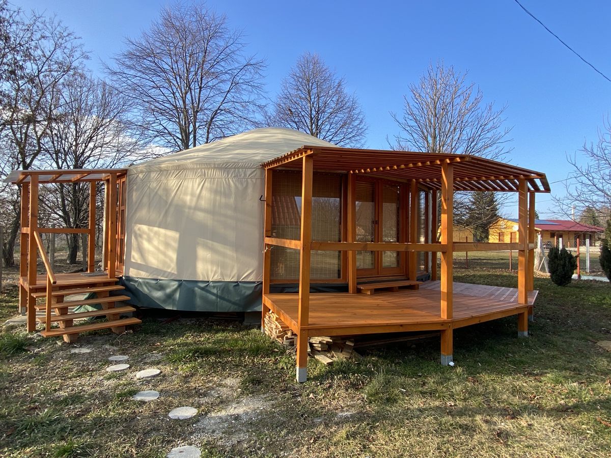 Jurta a Bakonyban – Glamping, azaz luxuskempingezés