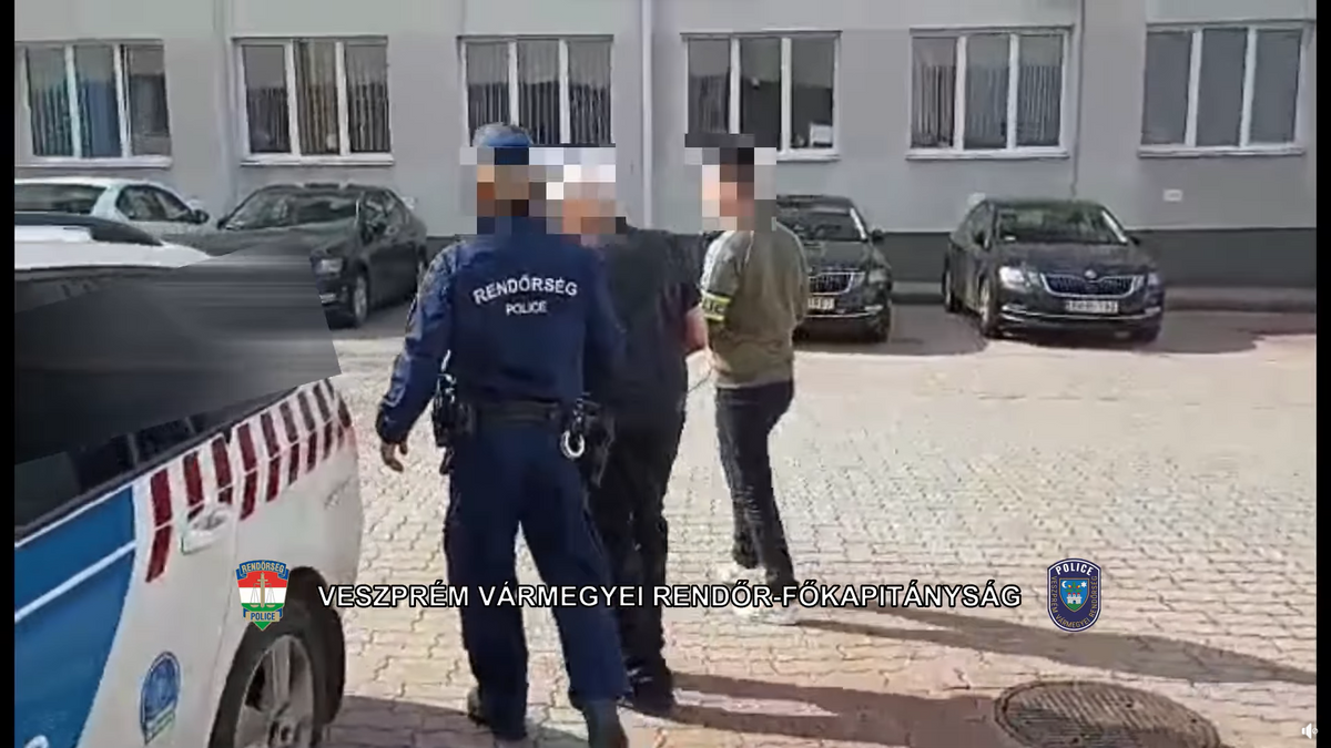 Az idős férfi ellen kapcsolati erőszak és testi sértés miatt emelnek vádat