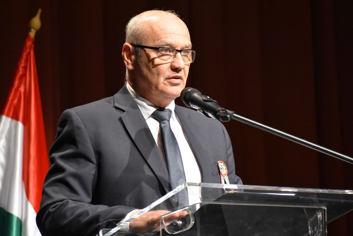 A pápai megemlékezés Grőber Attila polgármester beszédével kezdődött