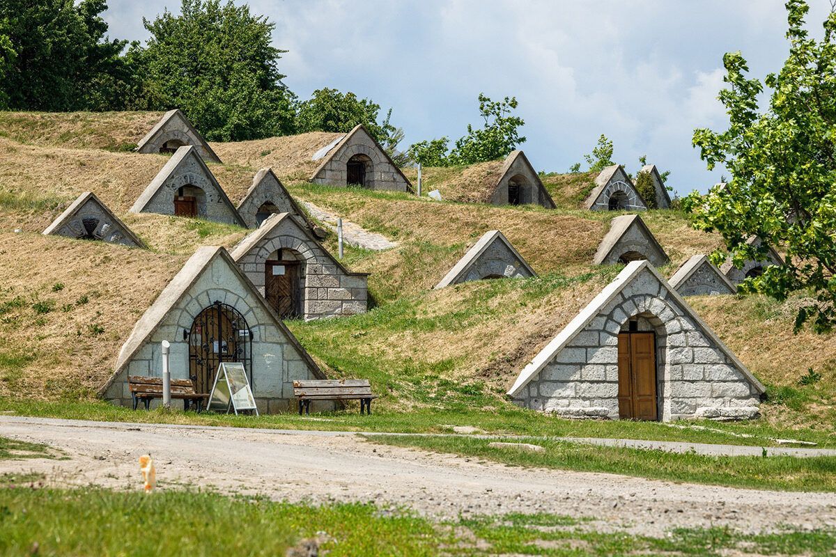Pincesorok és borfesztiválok – Kőporos és Gombos-hegy