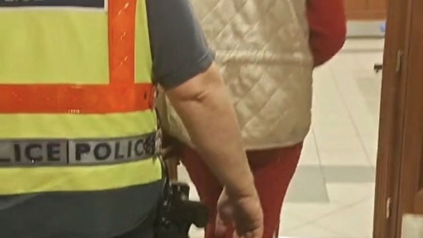 Vasvillával fenyegette szomszédját egy idős férfi (+ videó)