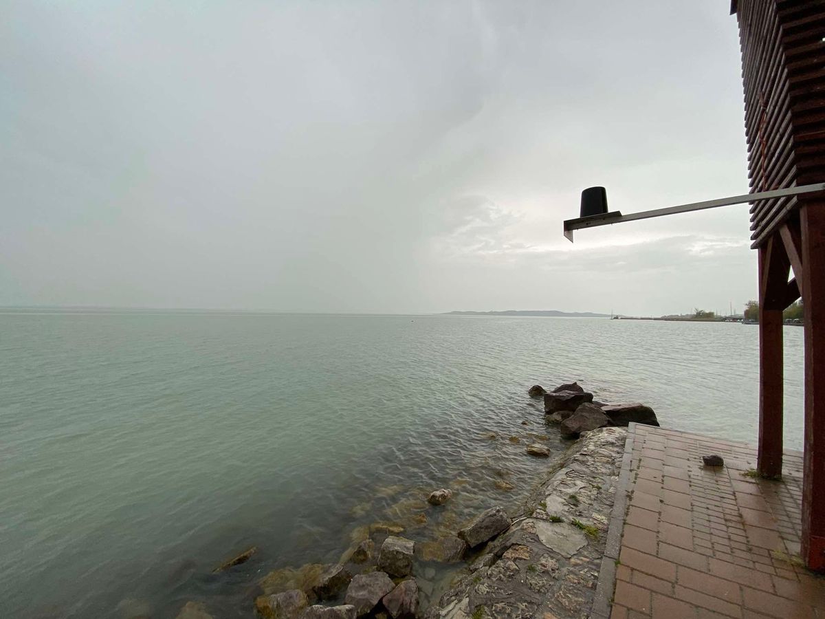 Zivataros délután várható a Balatonnál is, érdemes figyelni az ég jeleit