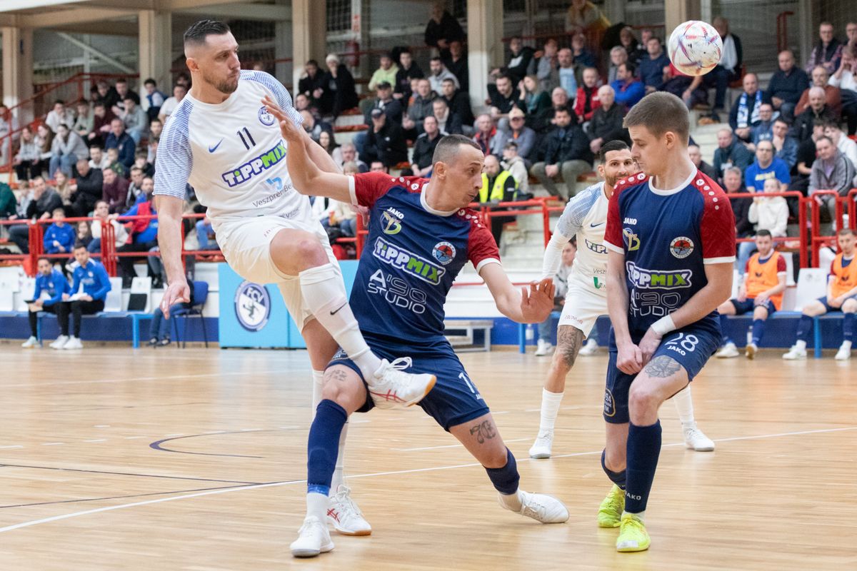 Nyíregyháza-Veszprém bajnoki mérkőzést rendeztek hétfőn este a futsal NB I felsőházában.