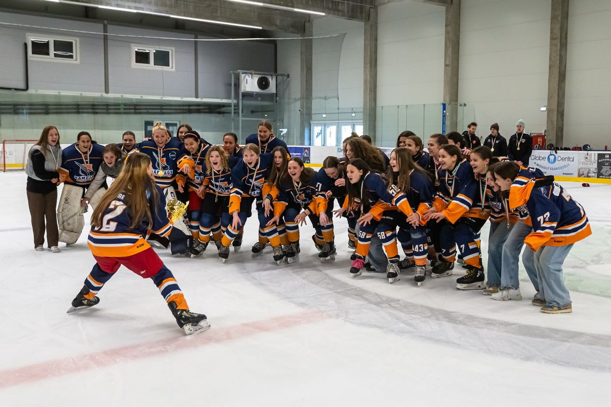 Két bajnoki döntőben is érdekelt volt a Rampage Women’s Hockey, a veszprémi női jégkorongozók egy-egy aranyat és ezüstöt szereztek.