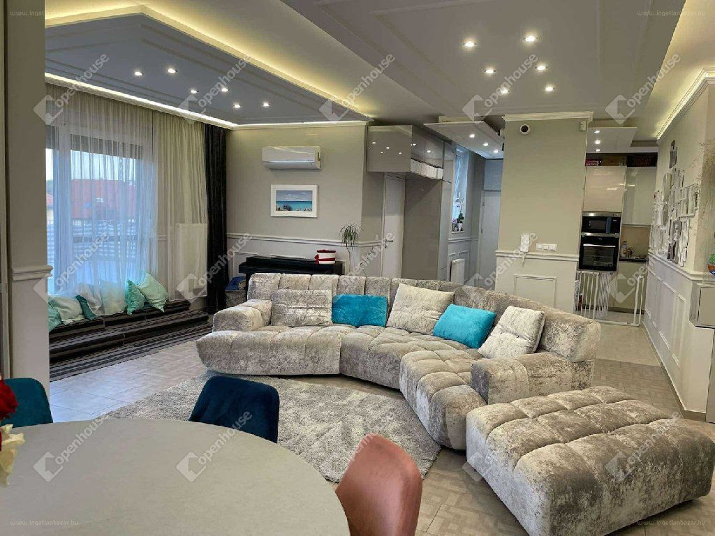 Veszprémi luxus penthouse elképesztő kilátással Forrás: ingatlanbazar.hu