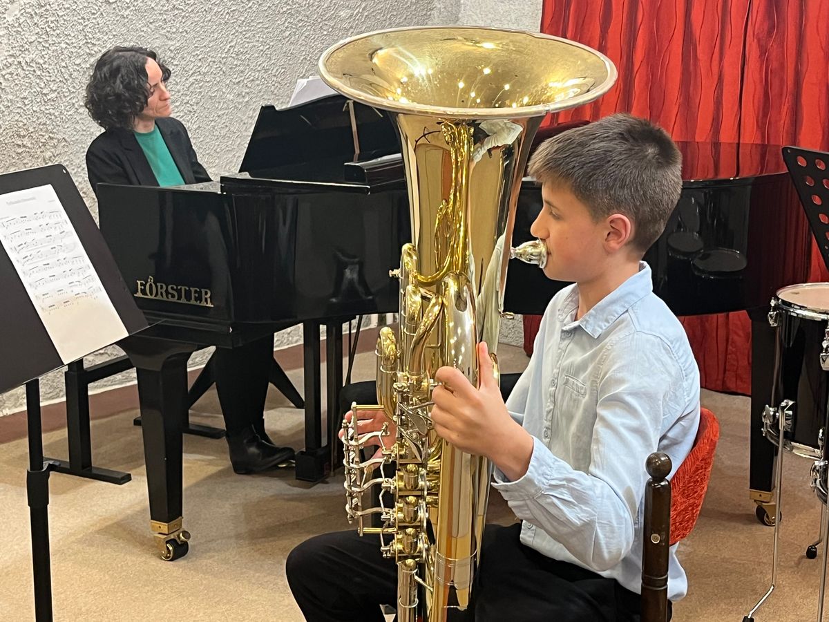 A növendékek színvonalas hangversenye zárta a Tavaszi Zenei Napok programsorozatát a Járdányi Pál Zeneiskola és AMI intézményében. A koncert keretében különféle hangszereket szólaltattak meg a diákok.