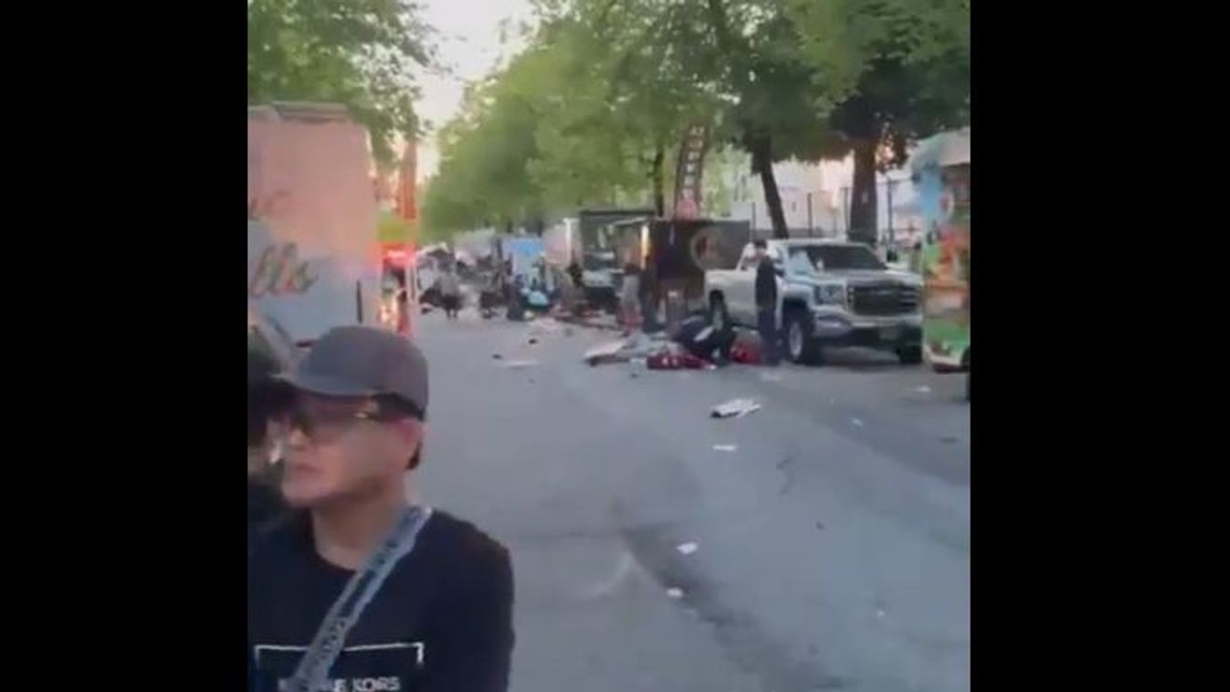 Autó hajtott a gyerekek közzé, négy diáklány meghalt