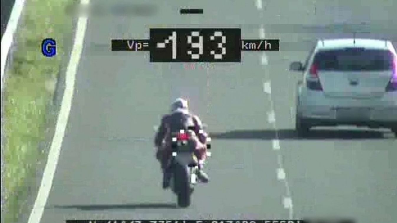 90 helyett 193-mal száguldott a kontrollt vesztett motoros