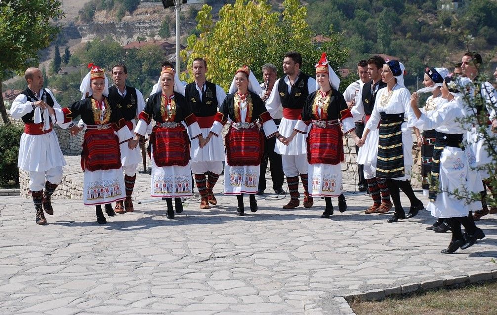Kihagyhatatlan nyárindító programok a Bakonyban – A tési vigasságon a folklór lesz a főszerepben.