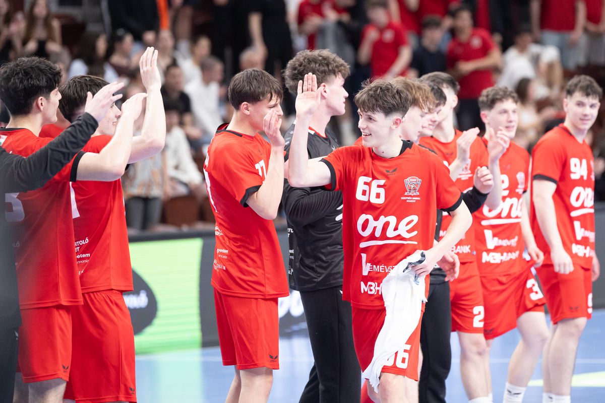 A veszprémi kézilabdacsapat bejutott az EHF Youth Club Trophy négyes döntőjébe, amelynek Dormagen és Köln ad otthont. A szurkolók térítésmentesen juthatnak belépőkhöz.