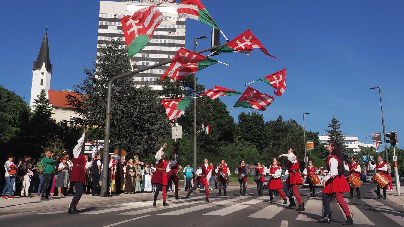Elhagyatott üdülő a Balaton-parton, az év mentőse és tűzoltója: ezek voltak az elmúlt hét legnézettebb galériái