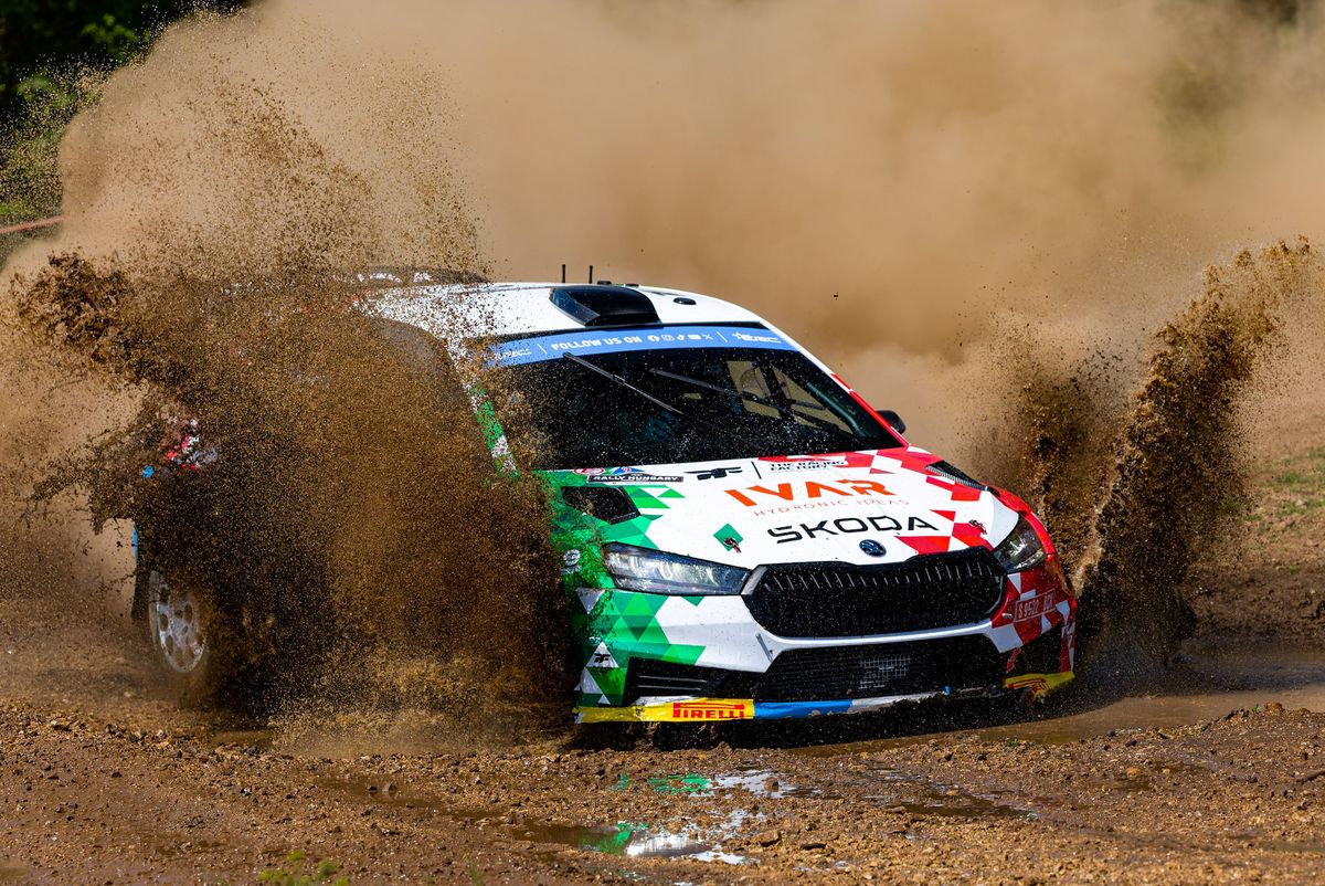 A négyszeres Forma–1-es világbajnok Max édesapja, Jos Verstappen raliversenyzőként bizonyít, az Európa-bajnoki sorozat veszprémi állomásán is elindult.