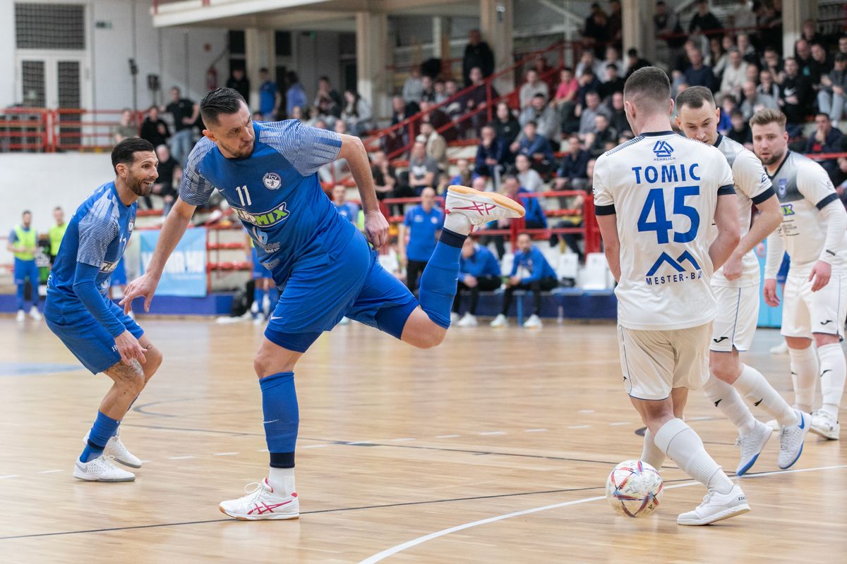 A vendégek nyerték meg a Kecskemét-Veszprém futsalderbit csütörtökön az NB I-ben. A bakonyi csapat sikerével nagy lépést tett a bajnoki döntő felé.